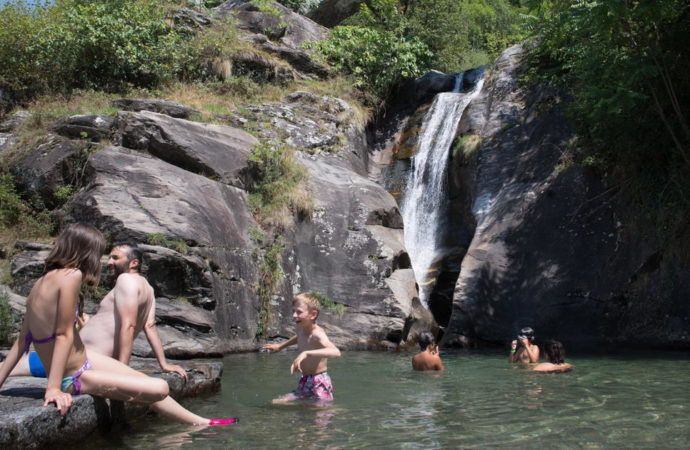 Covid-19: La Suisse franchit le seuil des 200 cas  