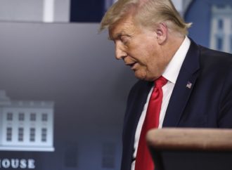 Donald Trump se pose en victime de critiques “injustes” – Le suivi du Covid-19 dans le monde