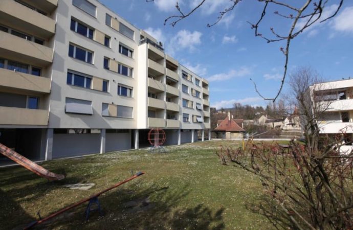 Partager  Imprimer  Voir 1 image  Loyer CHF 800.– Pièces1DisponibilitéDisponible dès le:01.09.2020 Déménage sans soucis: Offres gratuites pour le déménagement / nettoyageCoûtLoyer net:CHF 670.– Charges:CHF 130.– Loyer:CHF 800.–  Alternative au dépôt de loyer: Prime annuelle dès CHF 100.80L’extrait du registre des poursuites simple e rapide: commander en ligne pour CHF 29.–Informations principalesType:AppartementNombre de pièce(s):1 Description”A louer studio”Joli studio à louer pour le 1er septembre 2020 comprenant:- un hall- une pièce à vivre avec cuisine- une salle de bains/WCLe loyer est de CHF 670.- et CHF 130.- de charges par moisPour les visites, merci de prendre contact avec la locataire, Mme Torun au 078/610.99.86AnnonceurPBBG Gérances & Gestions Immobilières SARue Beau-Séjour 151002 LausanneContact + 41 21 345 36 36  + 41 21 345 36 36  Afficher le numéro No. d’annonce3000271803Réf. de l’objet466399Contacter l’annonceurPrénom *Merci de préciser ton prénom.Nom *Merci de préciser ton nom.E-mail *Merci de préciser soit ton numéro de téléphone soit ton adresse e-mail.Téléphone (optionnel) *Merci de préciser soit ton numéro de téléphone soit ton adresse e-mail.Message Bonjour,
Ce bien m’intéresse.
Meilleures salutations Envoyer demande En continuant, j’accepte les CG. Conseils et services  Contacter l’annonceur