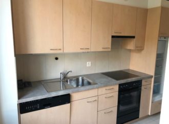 Partager  Imprimer  Voir 10 images  Loyer CHF 840.– Pièces2DisponibilitéDisponible dès le:01.08.2020 Déménage sans soucis: Offres gratuites pour le déménagement / nettoyageCoûtLoyer net:CHF 700.– Charges:CHF 140.– Loyer:CHF 840.–  Alternative au dépôt de loyer: Prime annuelle dès CHF 105.80L’extrait du registre des poursuites simple e rapide: commander en ligne pour CHF 29.–Informations principalesType:AppartementNombre de pièce(s):2 Etage:-1 Surface utile:35 m2Description”Appartement de 2 pièces”Appartement de 2 piècesCet appartement se compose ainsi : hall, cuisine agencée, séjour, chambre, salle de douches/wc.A titre gratuit et à bien plaire : 1 cave.Part à la buanderie.Proche des transports publics et à quelques min. du centre-ville.AnnonceurOptigestion Services Immobiliers SARue Ernest-Roulet 32034 PeseuxContactMarjolaine Bonhote 41-327378800  41-327378800  Afficher le numéro No. d’annonce3000520994Réf. de l’objet1140.399 010.26.690123.9c17a82b-c02e-11ea-b445-005056bdbc06Contacter l’annonceurPrénom *Merci de préciser ton prénom.Nom *Merci de préciser ton nom.E-mail *Merci de préciser soit ton numéro de téléphone soit ton adresse e-mail.Téléphone (optionnel) *Merci de préciser soit ton numéro de téléphone soit ton adresse e-mail.Message Bonjour,
Ce bien m’intéresse.
Meilleures salutations Envoyer demande En continuant, j’accepte les CG. Conseils et services  Contacter l’annonceur