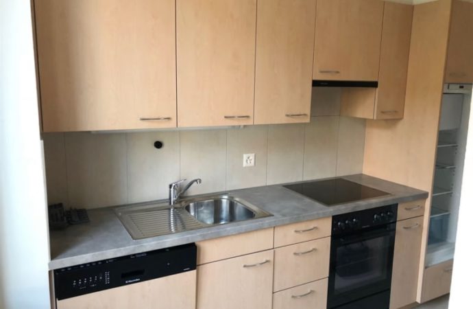 Partager  Imprimer  Voir 10 images  Loyer CHF 840.– Pièces2DisponibilitéDisponible dès le:01.08.2020 Déménage sans soucis: Offres gratuites pour le déménagement / nettoyageCoûtLoyer net:CHF 700.– Charges:CHF 140.– Loyer:CHF 840.–  Alternative au dépôt de loyer: Prime annuelle dès CHF 105.80L’extrait du registre des poursuites simple e rapide: commander en ligne pour CHF 29.–Informations principalesType:AppartementNombre de pièce(s):2 Etage:-1 Surface utile:35 m2Description”Appartement de 2 pièces”Appartement de 2 piècesCet appartement se compose ainsi : hall, cuisine agencée, séjour, chambre, salle de douches/wc.A titre gratuit et à bien plaire : 1 cave.Part à la buanderie.Proche des transports publics et à quelques min. du centre-ville.AnnonceurOptigestion Services Immobiliers SARue Ernest-Roulet 32034 PeseuxContactMarjolaine Bonhote 41-327378800  41-327378800  Afficher le numéro No. d’annonce3000520994Réf. de l’objet1140.399 010.26.690123.9c17a82b-c02e-11ea-b445-005056bdbc06Contacter l’annonceurPrénom *Merci de préciser ton prénom.Nom *Merci de préciser ton nom.E-mail *Merci de préciser soit ton numéro de téléphone soit ton adresse e-mail.Téléphone (optionnel) *Merci de préciser soit ton numéro de téléphone soit ton adresse e-mail.Message Bonjour,
Ce bien m’intéresse.
Meilleures salutations Envoyer demande En continuant, j’accepte les CG. Conseils et services  Contacter l’annonceur