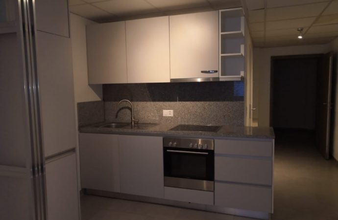 Partager  Imprimer  Voir 3 images  Loyer CHF 920.– Pièces1Surface 40 m2DisponibilitéDisponible dès le:Immédiatement Déménage sans soucis: Offres gratuites pour le déménagement / nettoyageCoûtLoyer net:CHF 820.– Charges:CHF 100.– Loyer:CHF 920.–  Alternative au dépôt de loyer: Prime annuelle dès CHF 115.90L’extrait du registre des poursuites simple e rapide: commander en ligne pour CHF 29.–Informations principalesType:AppartementNombre de pièce(s):1 Etage:2 Nombre d’étage(s):5 Surface habitable:40 m2Caractéristiques et équipementsAccessible en fauteuilDescription”ECLUSE 30-38, Appart. 1 pièce”Joli studio de 40 m2 proche du centre ville et du bord du lac Offrant, une cuisine agencée avec  panneaux de séparation sur la pièce à vivre, un hall d’entrée et une salle de douches/WC. Possibilité de louer une place de parc intérieure au prix de CHF 200.-/moisAnnonceurDomicim Neuchâtel GéranceRue de l’Evole 92000 NeuchâtelContactNeuchâtel SERVICE LOCATION +410327277500  +410327277500  Afficher le numéro No. d’annonce3000314774Réf. de l’objet0OFVYContacter l’annonceurPrénom *Merci de préciser ton prénom.Nom *Merci de préciser ton nom.E-mail *Merci de préciser soit ton numéro de téléphone soit ton adresse e-mail.Téléphone (optionnel) *Merci de préciser soit ton numéro de téléphone soit ton adresse e-mail.Message Bonjour,
Ce bien m’intéresse.
Meilleures salutations Envoyer demande En continuant, j’accepte les CG. Conseils et services  Contacter l’annonceur